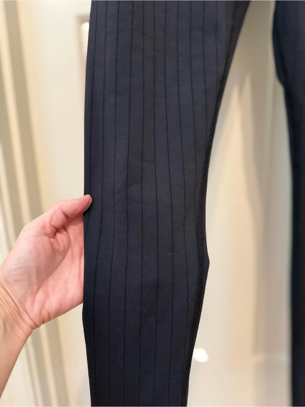 ALO Yoga High-Waist Pinstripe Legging in Anthracite/Black, Size: Medium